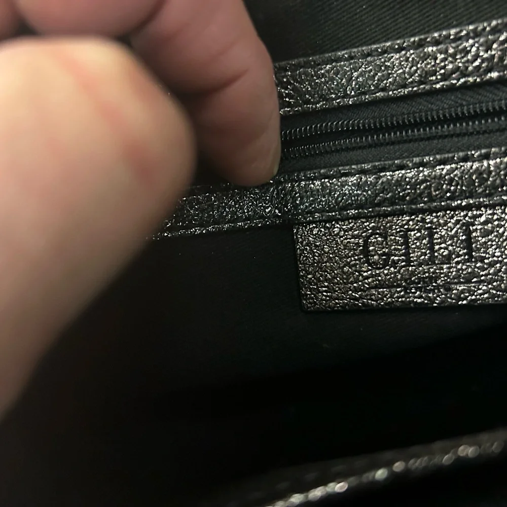 Bag Black Messenger Bag with Leather Finish and Minimalist Design G.I.L.I.